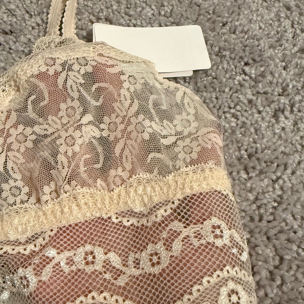 Wacoal d.tempt’d Cream Lace wireless Bralette - Picture 6 of 11